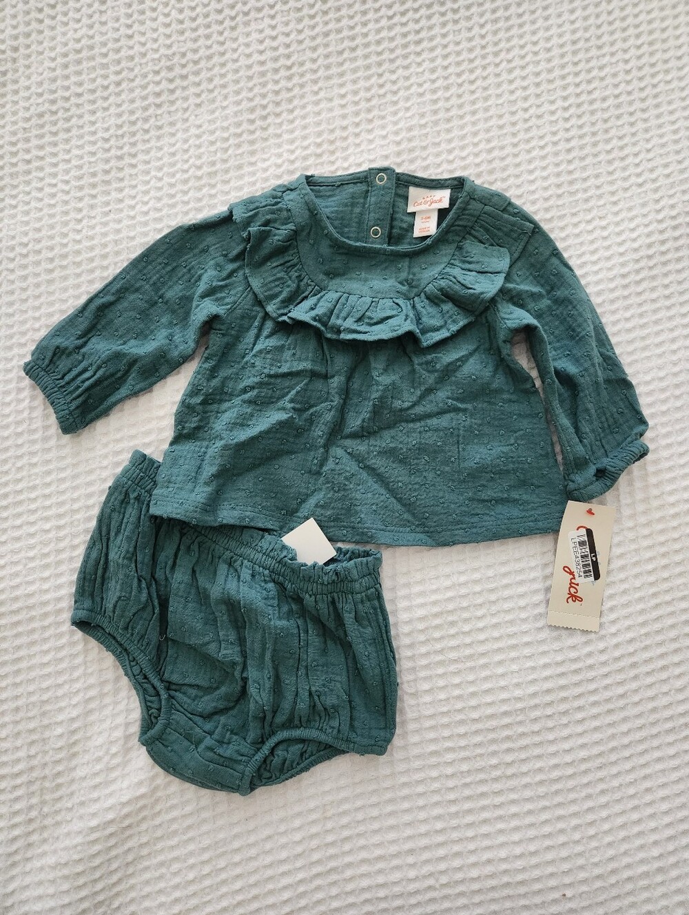 ✨️🍂NWT Cat & Jack ruffled Green top and matching bloomer bottoms Newborn 0-3
